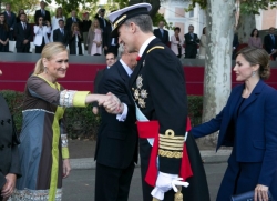 Cifuentes asiste a los actos celebrados con motivo del día de la Fiesta Nacional