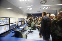 Sánchez Martos asiste a la inauguración de la Unidad de Aislamiento de Alto Nivel