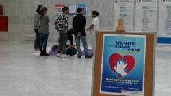 Profesionales de Puerta de Hierro imparten cursos de RCP básica a pacientes y visitantes del hospital