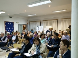 La Asociación de Vecinos del Municipio de Majadahonda se reúne con vecinos del municipio para tratar el tema de la ampliación de la zona azul