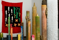 Exposición sobre el potencial de los objetos para transcender contextos y significados