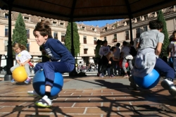 El alcalde de Las Rozas, José de la Uz, participó en la Gymkhana por los Derechos de la Infancia organziada por el Ayuntamiento de Las Rozas