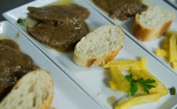 La alcaldesa de Pozuelo recorre varios restaurantes participantes en la nueva edición de “Pozuelo de Tapas”