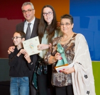 La región reconoce a personas y entidades que contribuyen al bienestar de los niños madrileños