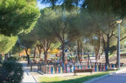 El Ayuntamiento repara cuatrocientos metros cuadrados de vallas en el Monte del Pilar