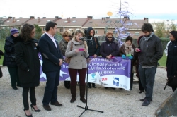 Todos los grupos municipales de Las Rozas participaron en el acto contra la violencia de género en el Bosque del Respeto