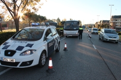 La Policía lleva a cabo una campaña de control de seguridad en el transporte escolar