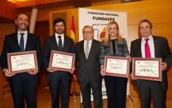 Cifuentes hace un llamamiento a los madrileños para donar sangre en la Campaña de Navidad