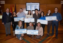 Pozuelo entrega los premios a los comercios ganadores del concurso de escaparatismo navideño