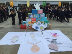 Antavilla School construye una pirámide de la paz en Villanueva del Pardillo