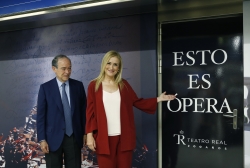 Cifuentes acerca el Teatro Real a los madrileños tematizando el metro de Ópera