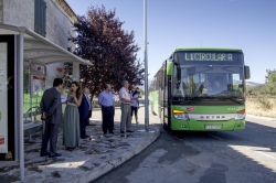 La Comunidad instala nuevas marquesinas de autobús en municipios de la Sierra Norte