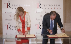 Cifuentes firma un convenio con el Teatro Real para difundir la música entre los jóvenes