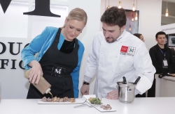 Cifuentes apuesta por la gastronomía madrileña como factor de atracción turística.