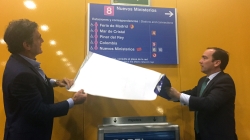 Se instala señalización bilingüe en la línea 8 de Metro