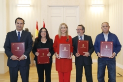 El acuerdo educativo mejora las condiciones laborales de 50.000 docentes.