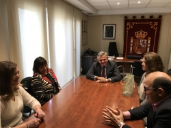 Alcalde de Majadahonda y la concejal de Educación,han recibido esta mañana a Noelia Bermúdez González,Premio Extraordinario de Educación Secundaria.