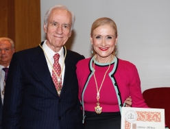 Cifuentes, nombrada Académica de Honor de la Academia Médico-Quirúrgica Española.