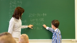 La Comunidad de Madrid va a pagar a los profesores interinos que hayan trabajado al menos 7 meses al año las retribuciones de los meses de verano.