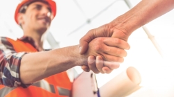 La Comunidad de Madrid trabaja por la reinserción laboral de personas sin hogar a través de proyectos como A-Puesto.