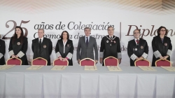 Garrido destaca la contribución de los abogados en la defensa de la Constitución.