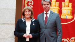 Garrido: “Carmen Maura representa mejor que nadie el carácter tolerante de los madrileños”.