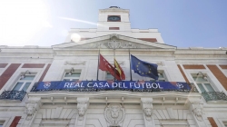 La Comunidad engalana la Real Casa de Correos por la final de la Champions League.