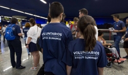 Un grupo de 13 estudiantes con discapacidad intelectual han recibido los primeros ejemplares impresos de la ‘Guía de uso de Metro en lectura fácil