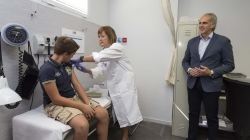 Los centros de salud de la Comunidad han comenzado  a administrar a los niños y niñas de 12 años la vacuna tetravalente frente a la meningitis.