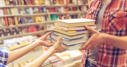 El programa de préstamo gratuito de libros ACCEDE impulsado por la Comunidad de Madrid cuenta con 1.438 centros educativos adheridos.