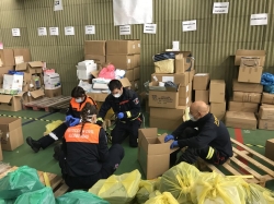 La Comunidad de Madrid distribuye en residencias 202.850 pares de guantes, 42.500 mascarillas y 14.200 gorros donados por la sociedad civil