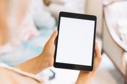 La Comunidad de Madrid adquiere 3.500 tablets y tarjetas de conexión a Internet para los alumnos sin medios tecnológicos