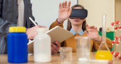 Aumentamos un 70% los colegios e institutos participantes en el Plan STEMadrid