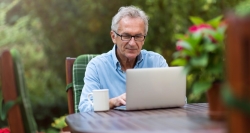 Ofrecemos un curso online para que los mayores aprendan a usar el móvil