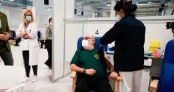 Incorporamos este fin de semana 10 hospitales públicos a la estrategia de vacunación general