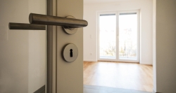 Adjudicamos la gestión de servicios comunes de 2.066 inmuebles de la Agencia de Vivienda Social