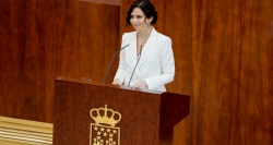 Díaz Ayuso anuncia plan de natalidad: ayudas de 14.500€ por hijos para madres menores de 30 años