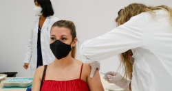 Empezaremos la próxima semana a vacunar contra el COVID-19 a los jóvenes de 16 años en adelante