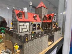 Los muñecos de Playmobil vuelven a Majadahonda en Navidad para recorrer escenas ambientadas en Madrid