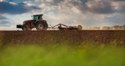 La Comunidad de Madrid facilita seguros agrarios de protección al sector