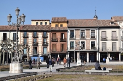 Alcalá de Henares: historia, cultura y terrazas al aire libre cerca de Madrid