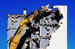 ¿Qué maquinaria se usa en proyectos de demolición?
