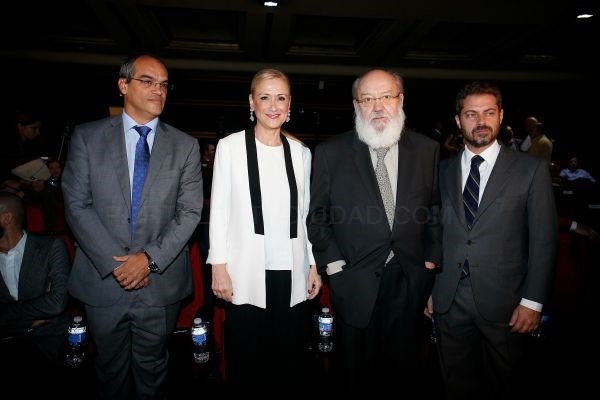 Cifuentes anuncia que eliminará trabas para rodar películas en Madrid