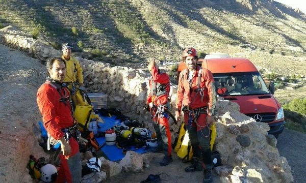 Bomberos de la Comunidad participan en el estudio de la sima que causó el terremoto de Lorca