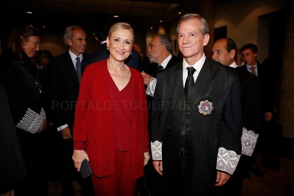 Cifuentes asiste a la toma de posesión del nuevo fiscal superior de Madrid