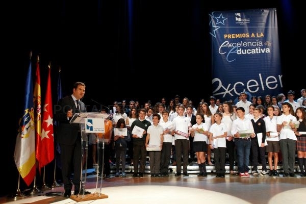 El alcalde de Las Rozas entregó los IV Premios a la Excelencia Educativa