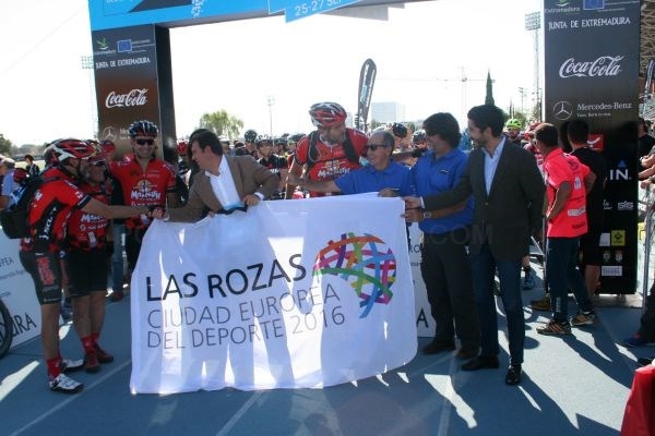 El alcalde de Las Rozas dio la salida a la tercera edición de la prueba de mountain bike Madrid-Lisboa
