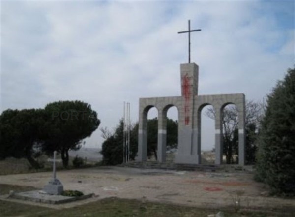 Los socialistas logran en el Pleno Municipal que se retiré un monumento fascista