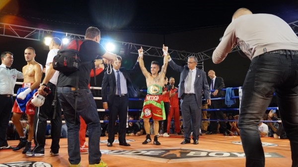 El madrileño Nicolás González ganó por KO el título WBC Mediterráneo del superligero