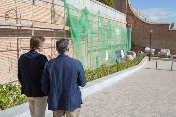 La rehabilitación del muro perimetral del palacio del infante D. Luis de Boadilla finalizará en pocas semanas
